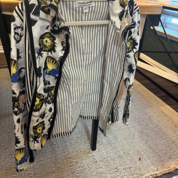 Modern Sohung Designs Jacket - Picture 2 of 5